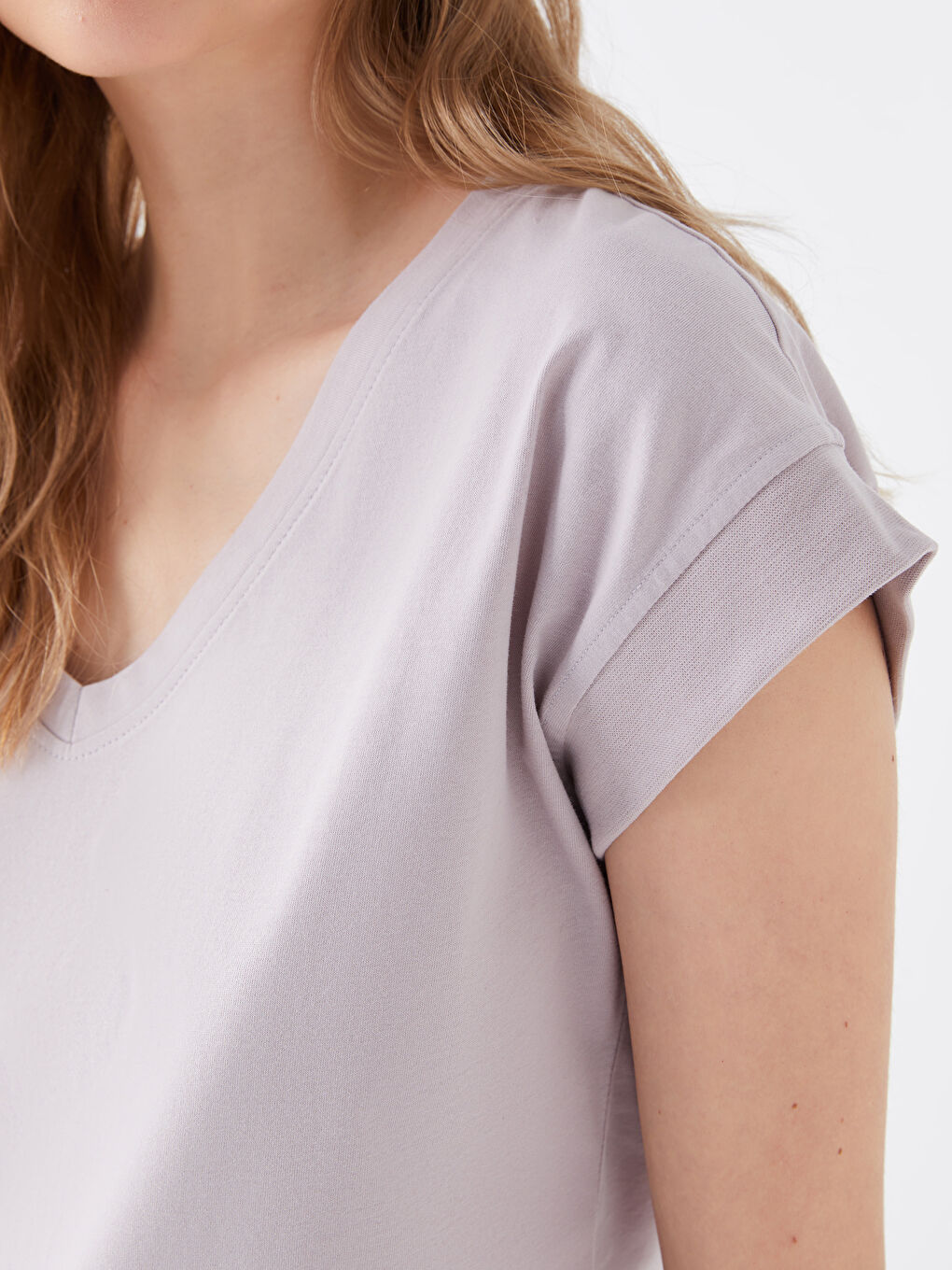 Lila V Yaka Düz Kısa Kollu Kadın Tişört-3