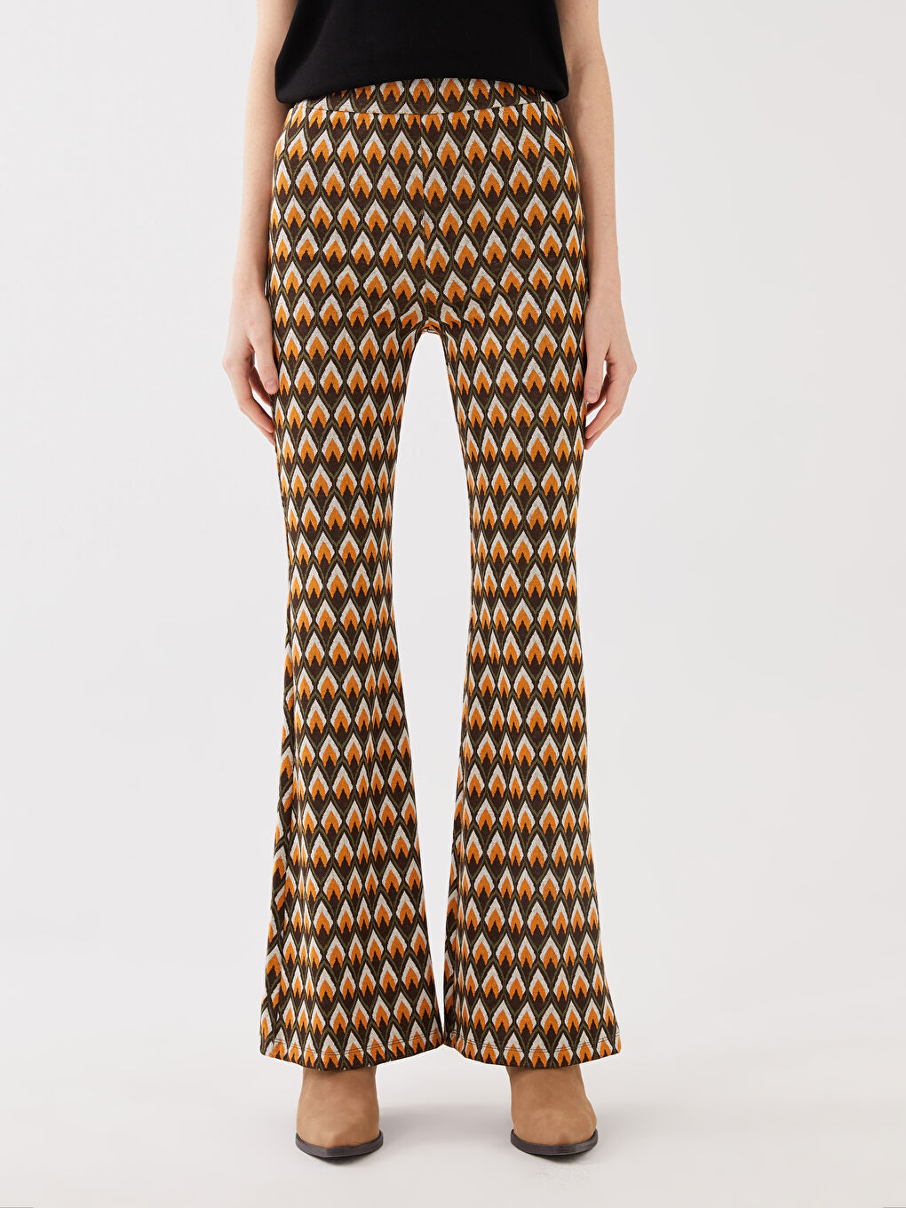 LCW Vision Women's Elastic Waist Patterned Bell Leg Trousers -S39242Z8-LQY