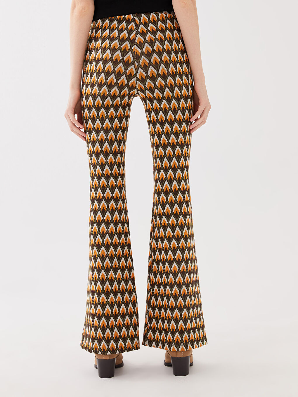 LCW Vision Women's Elastic Waist Patterned Bell Leg Trousers -S39242Z8-LQY