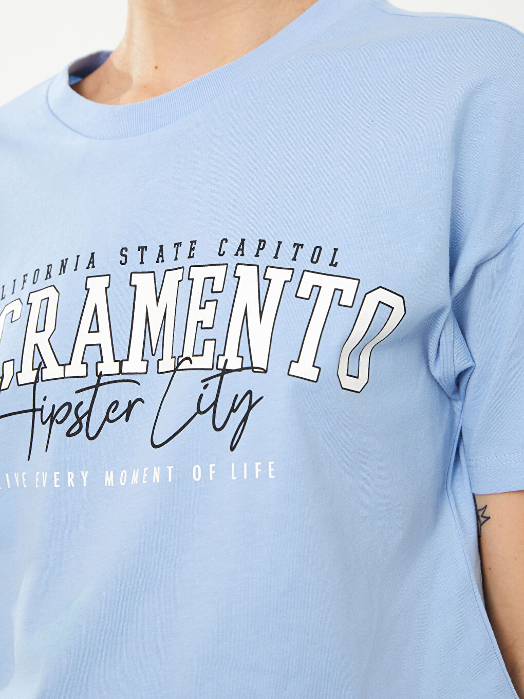 Mavi Bisiklet Yaka Baskılı Kısa Kollu Kadın Crop-3