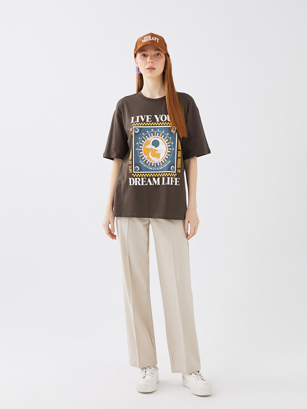 Kahverengi Bisiklet Yaka Baskılı Kısa Kollu Kadın Tişört-2