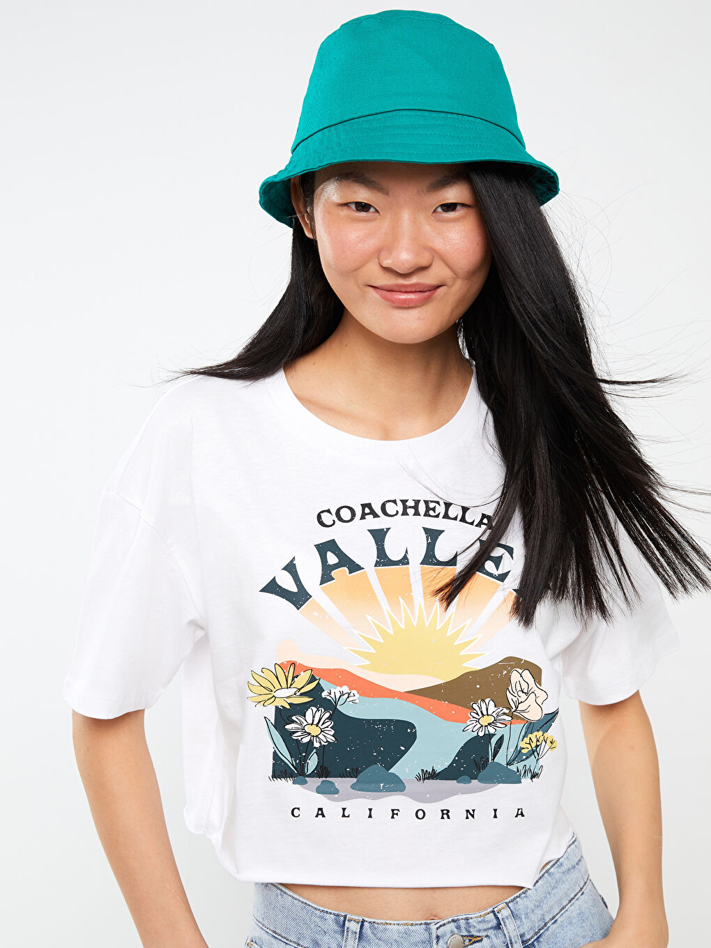 Beyaz Bisiklet Yaka Baskılı Kısa Kollu Kadın Crop-1