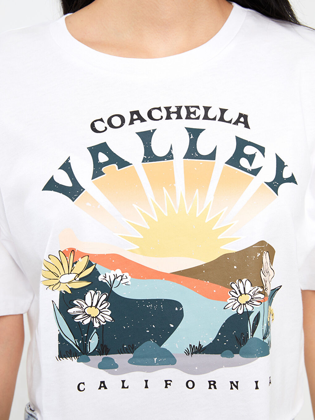 Beyaz Bisiklet Yaka Baskılı Kısa Kollu Kadın Crop-3