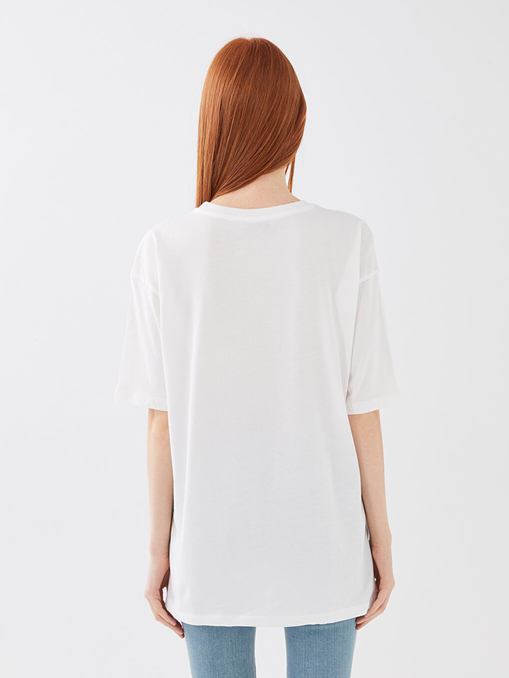 تيشيرت واسع كم قصير مطبوع بياقة دائرية للسيدات-4