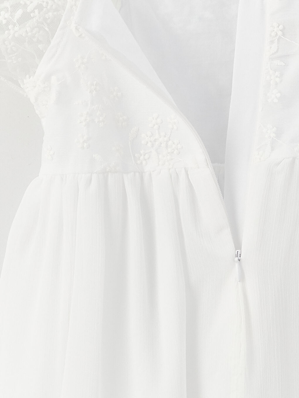 კვადრატული საყელო მოქარგული მოკლე სახელო გოგონებისთვის კაბა-2