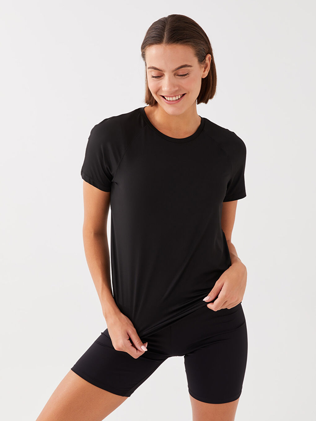 Siyah Bisiklet Yaka Baskılı Kısa Kollu Kadın Spor Tişört-1