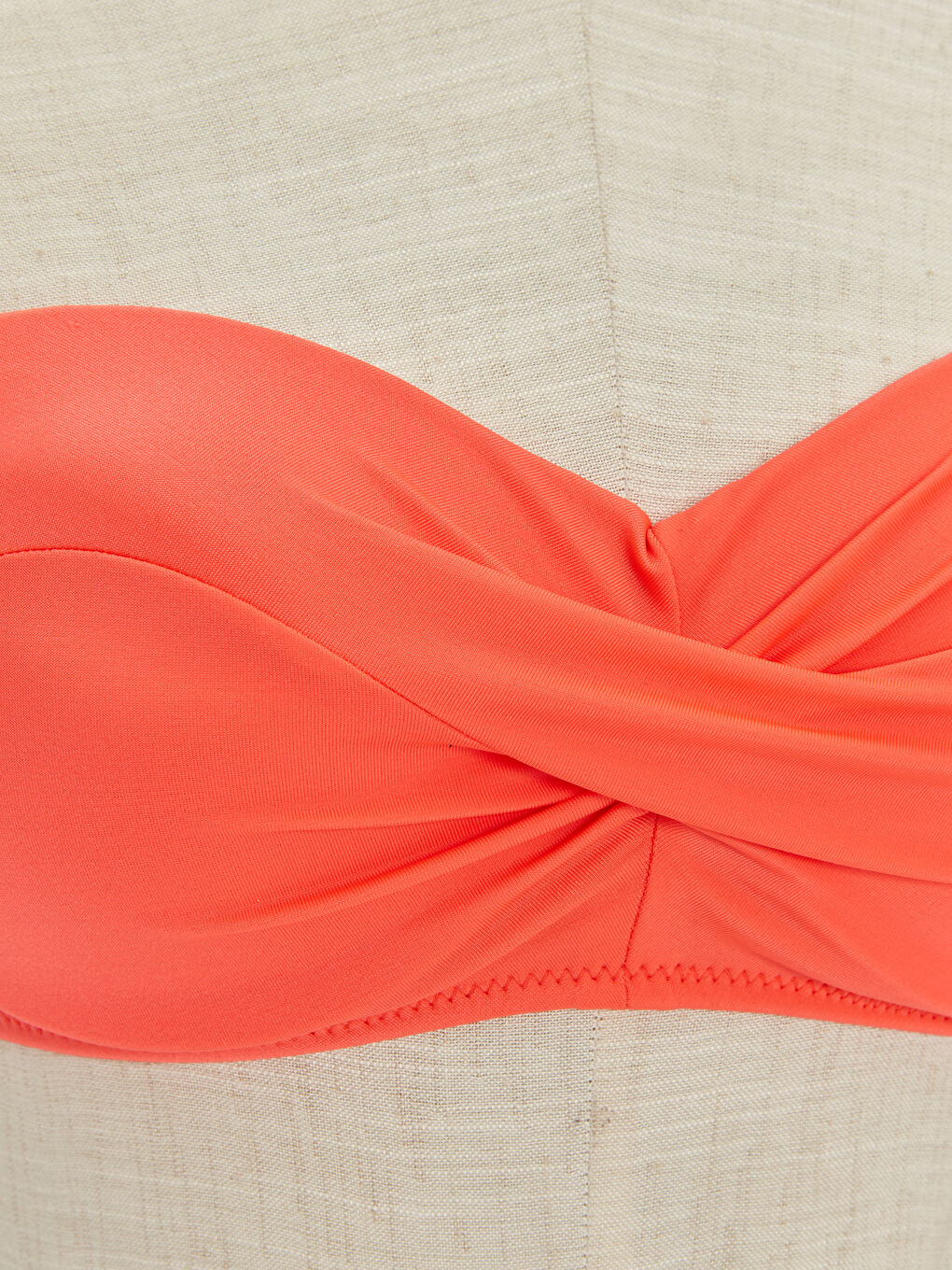 Detailed ruffles Women Bikini Top -S39427Z8-STC