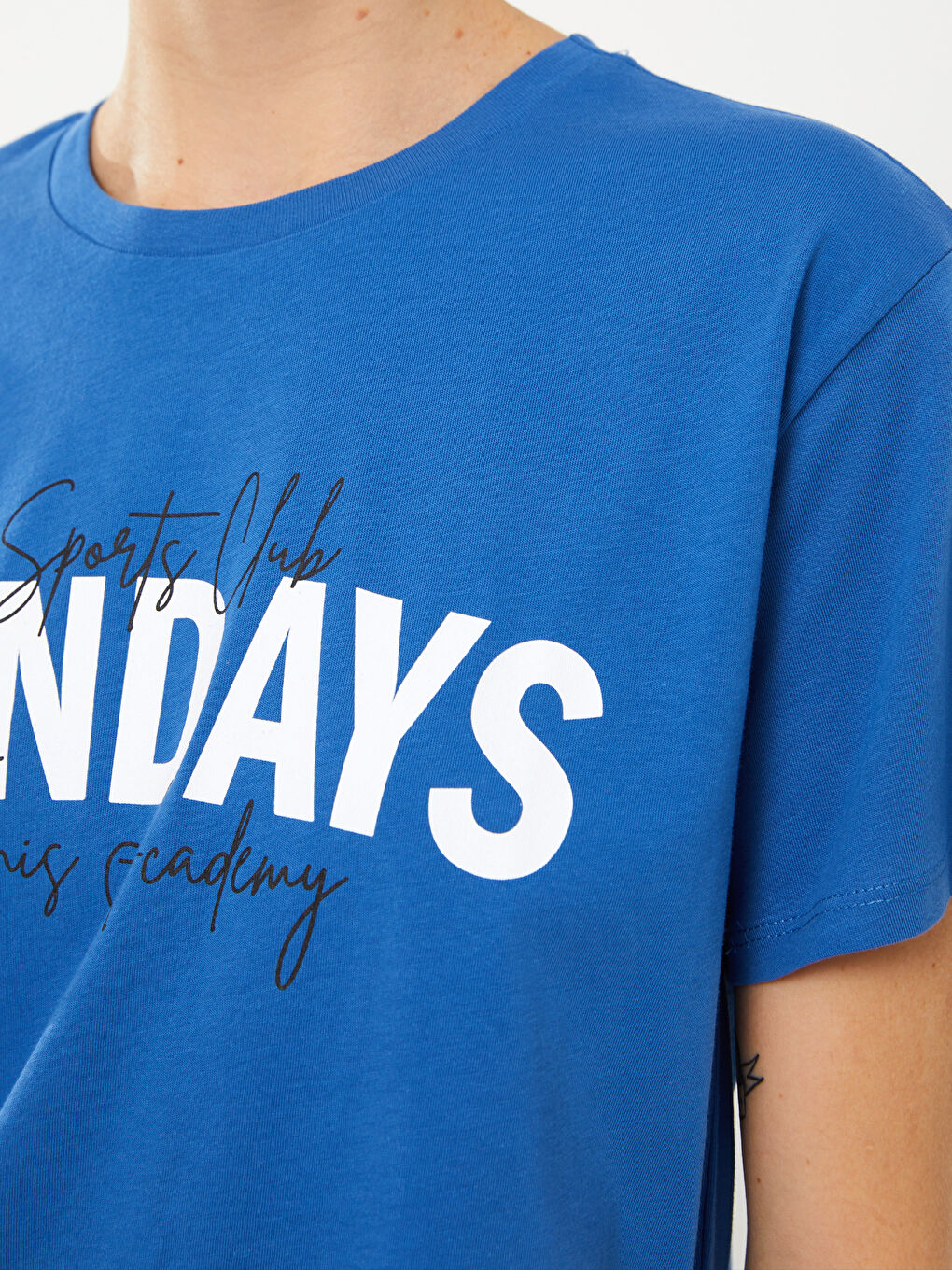 მრგვალი საყელო ნაბეჭდი მოკლე სახელო ქალებისთვის მაისური-3