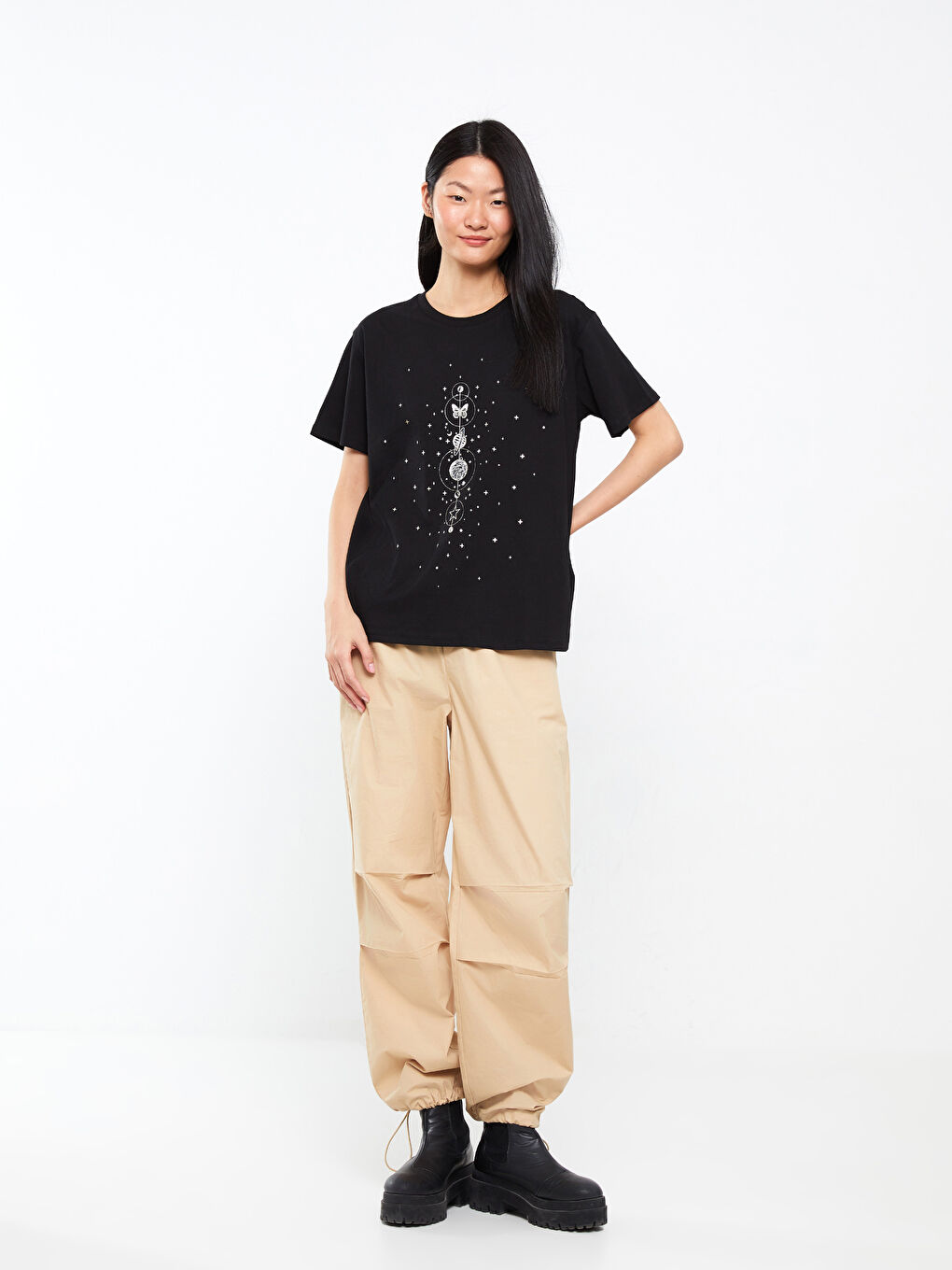 Siyah Bisiklet Yaka Baskılı Kısa Kollu Kadın Tişört-2