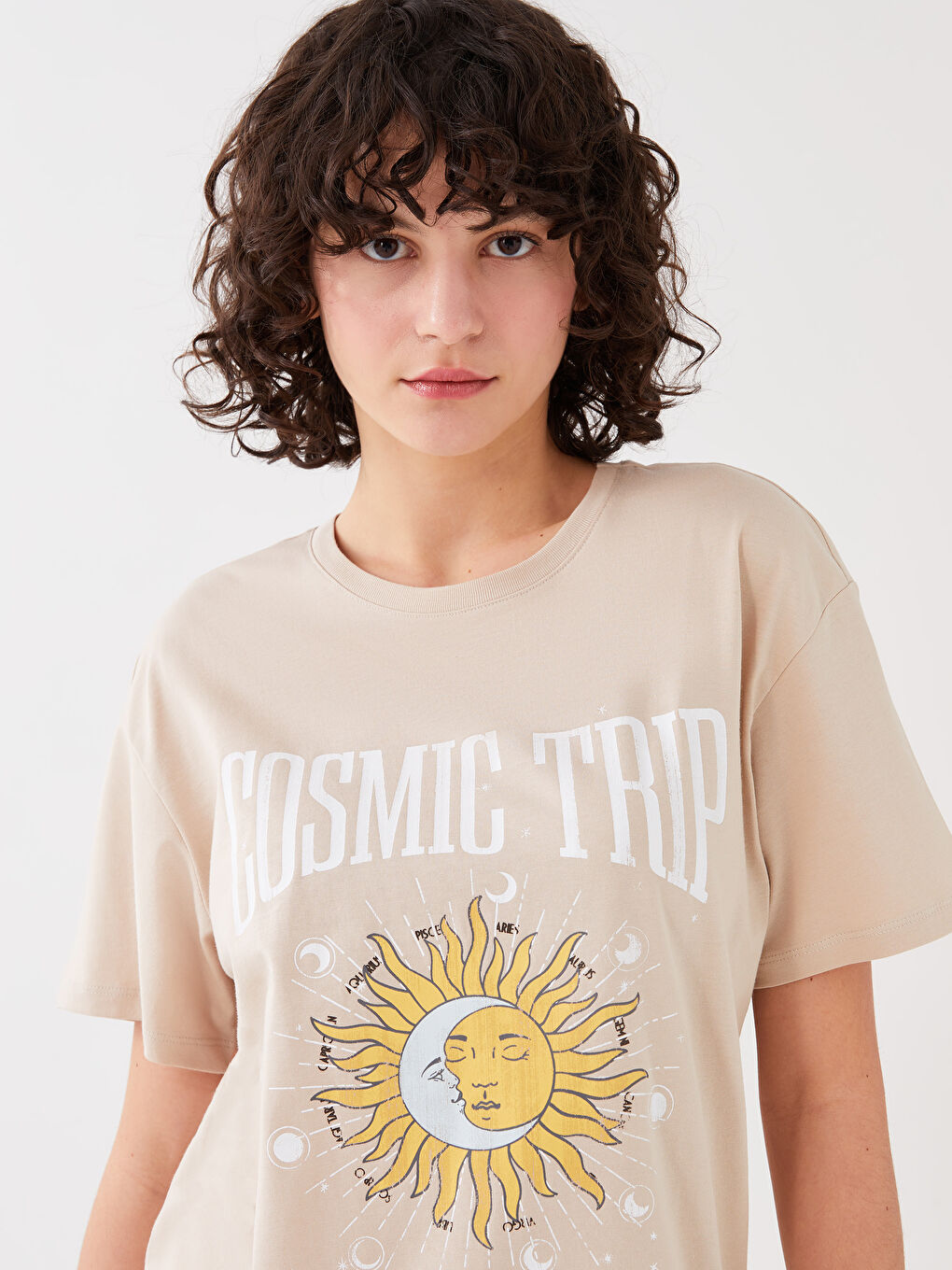 Tricou cu Guler Rotund Imprimat și Mânecă Scurtă pentru Femei