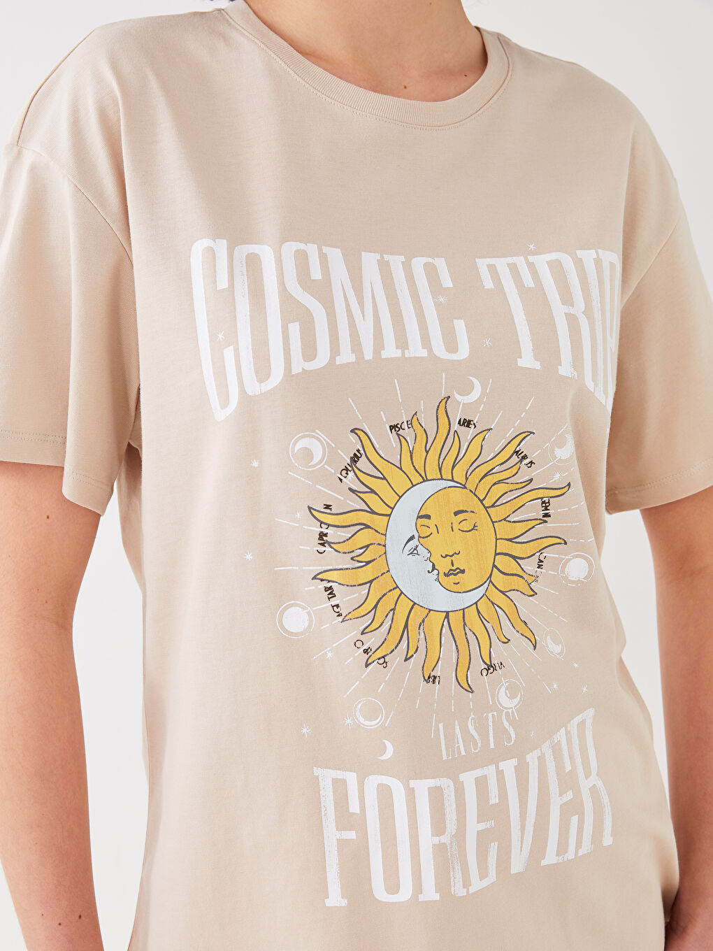 Tricou cu Guler Rotund Imprimat și Mânecă Scurtă pentru Femei-3