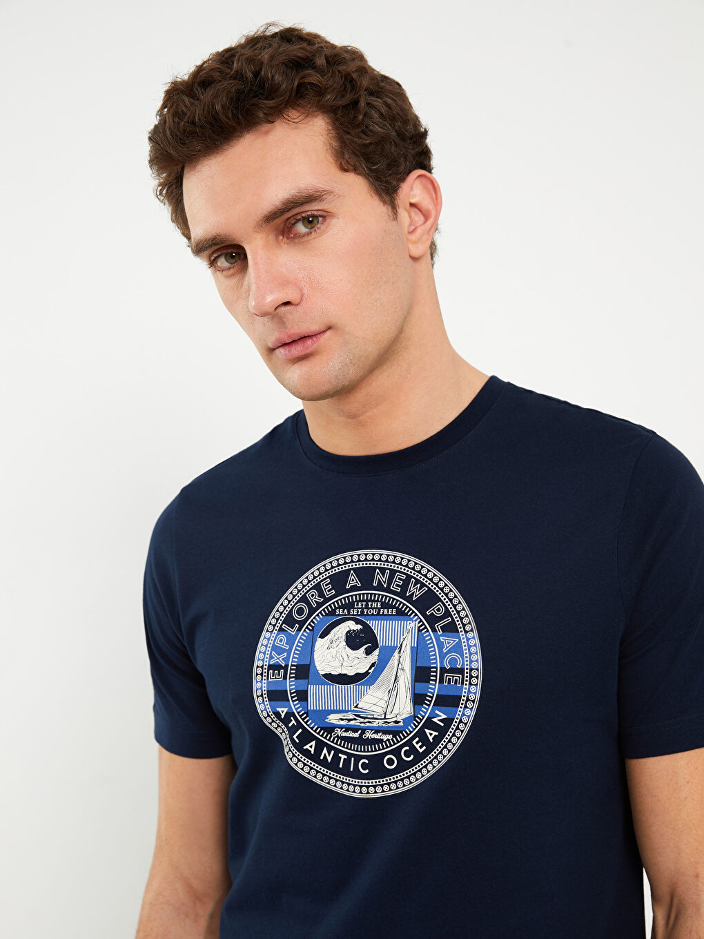 Lacivert Bisiklet Yaka Kısa Kollu Baskılı Penye Erkek Tişört