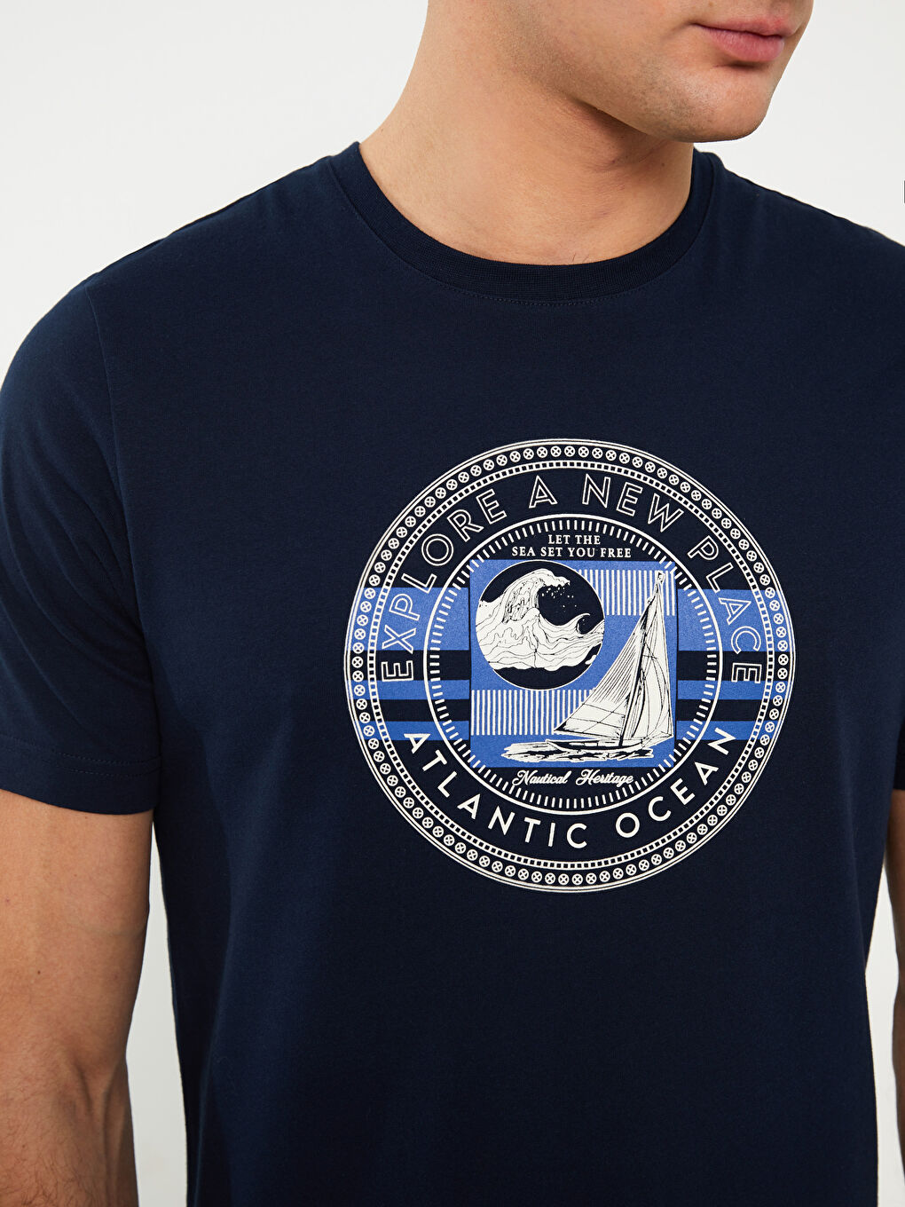 Lacivert Bisiklet Yaka Kısa Kollu Baskılı Penye Erkek Tişört-3