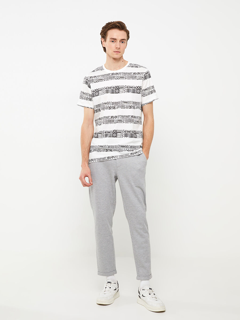 Beyaz Bisiklet Yaka Kısa Kollu Desenli Penye Erkek Tişört-2