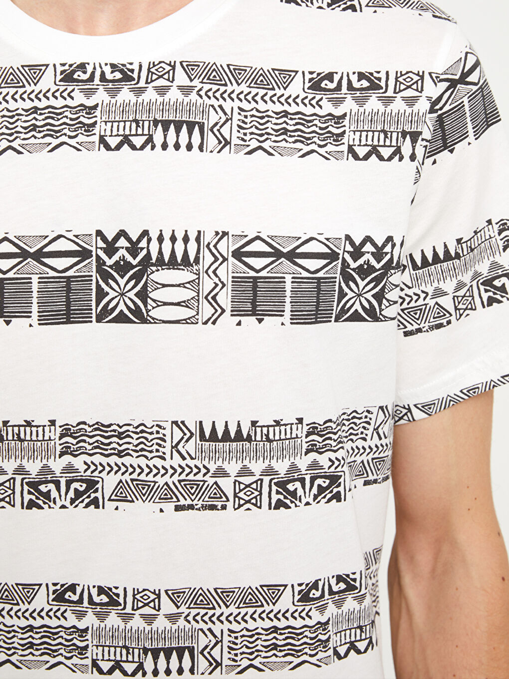 Beyaz Bisiklet Yaka Kısa Kollu Desenli Penye Erkek Tişört-3