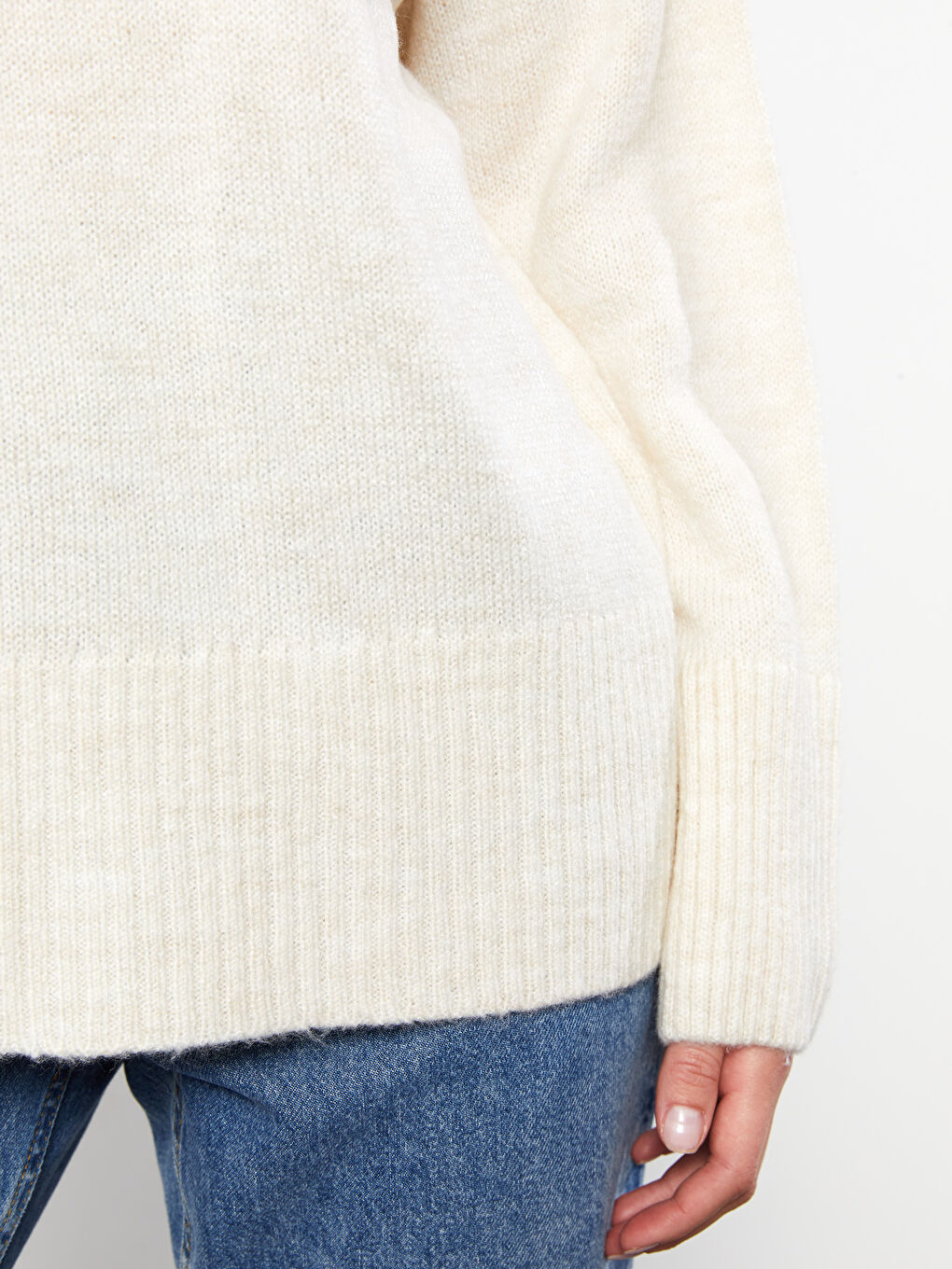 سترة تريكو ياقة هاي نيك سادة كم طويل للسيدات-3