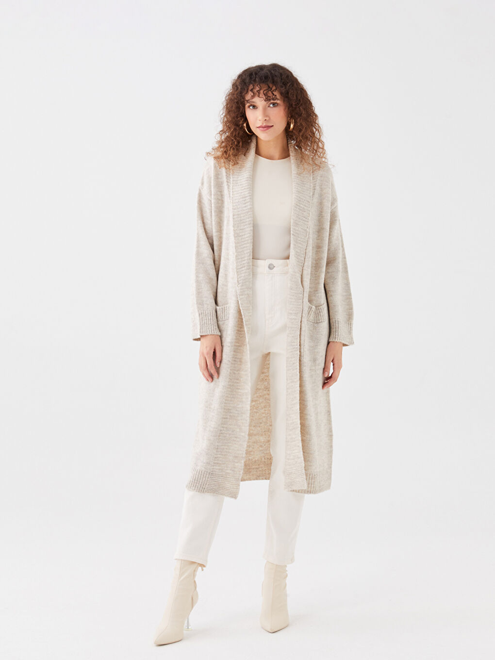 LCWAIKIKI Basic Shawl Collar Plain Long Sleeve Oversize Women's Knitwear Cardigan -S39558Z8-L8R