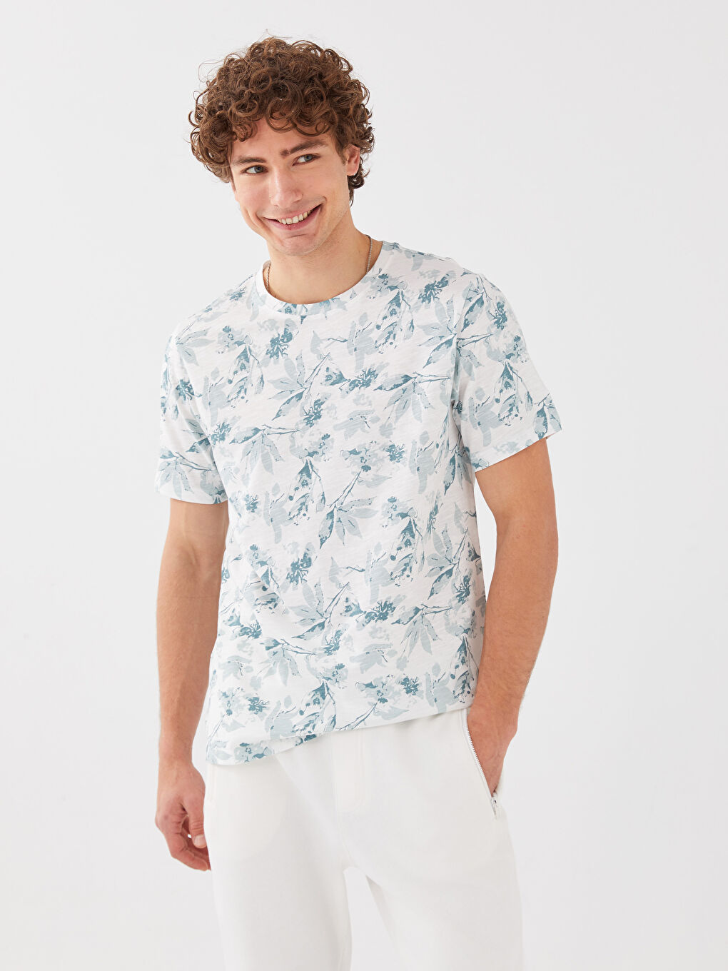 Beyaz Bisiklet Yaka Kısa Kollu Desenli Penye Erkek Tişört