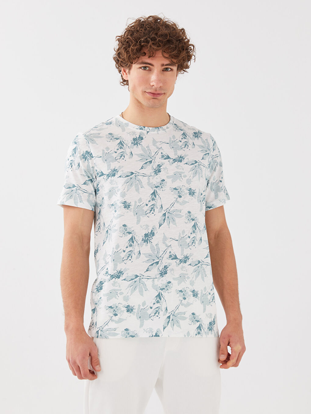 Beyaz Bisiklet Yaka Kısa Kollu Desenli Penye Erkek Tişört-1