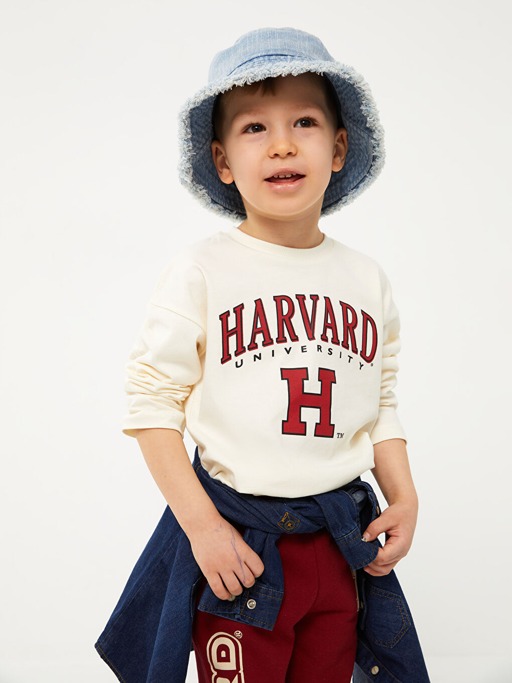 LCW baby Crew Neck Long Sleeve Harvard University Printed Baby Boy T-Shirt -S39584Z1-QVK