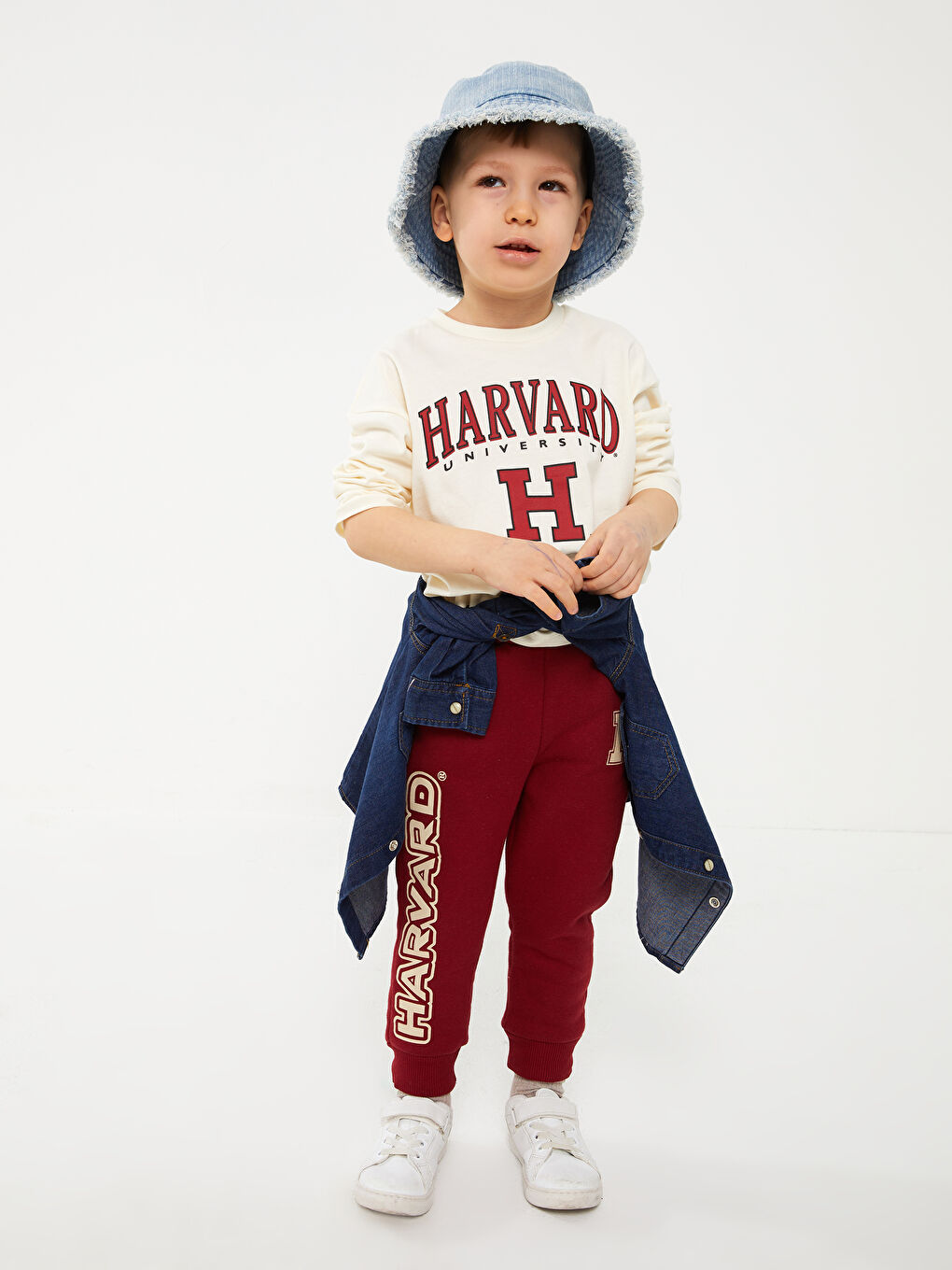 LCW baby Crew Neck Long Sleeve Harvard University Printed Baby Boy T-Shirt -S39584Z1-QVK
