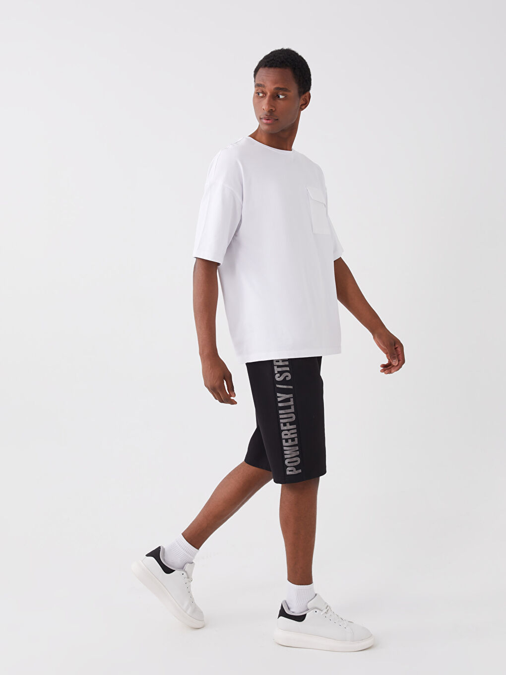 Шорты для мужчин свободного кроя