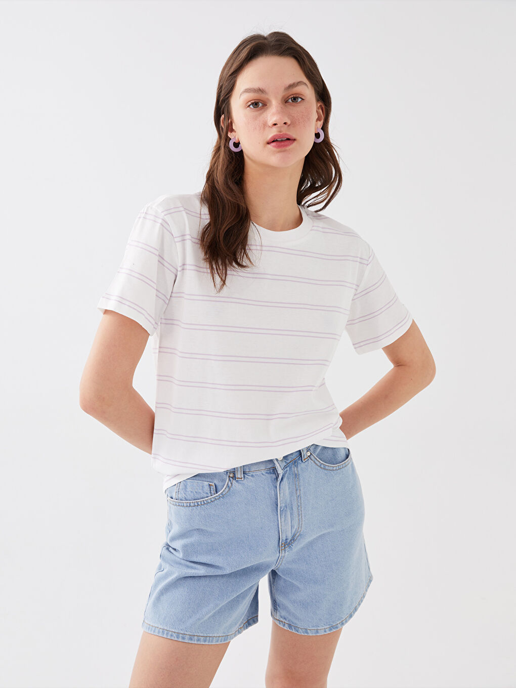 Lila Kadın Bisiklet Yaka Çizgili Kısa Kollu Tişört