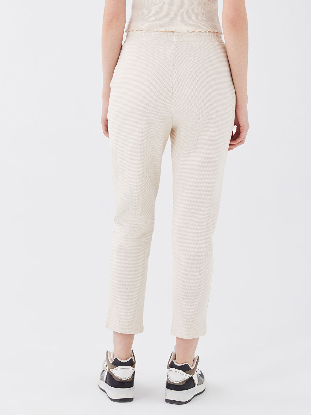 Bej Beli Lastikli Kendinden Desenli Kadın Eşofman Altı-3