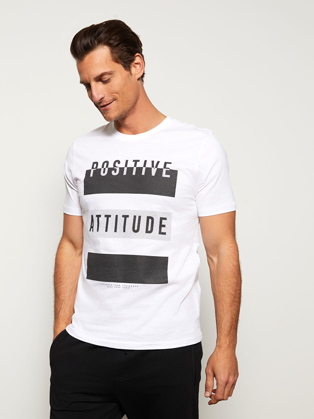 Beyaz Bisiklet Yaka Kısa Kollu Baskılı Penye Erkek Tişört