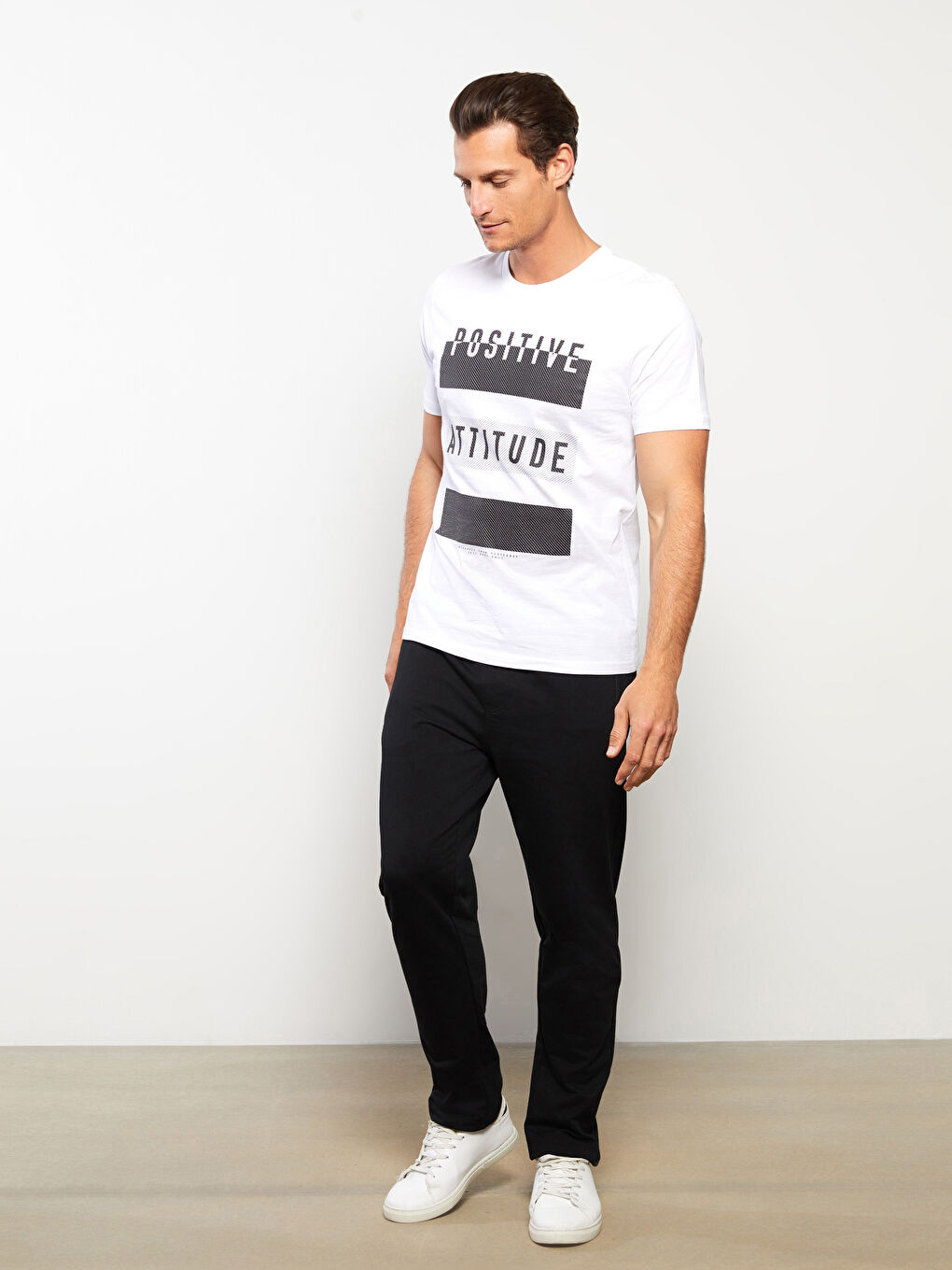 Beyaz Bisiklet Yaka Kısa Kollu Baskılı Penye Erkek Tişört-2