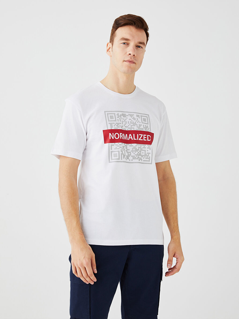 Beyaz Bisiklet Yaka Kısa Kollu Baskılı Penye Erkek Tişört