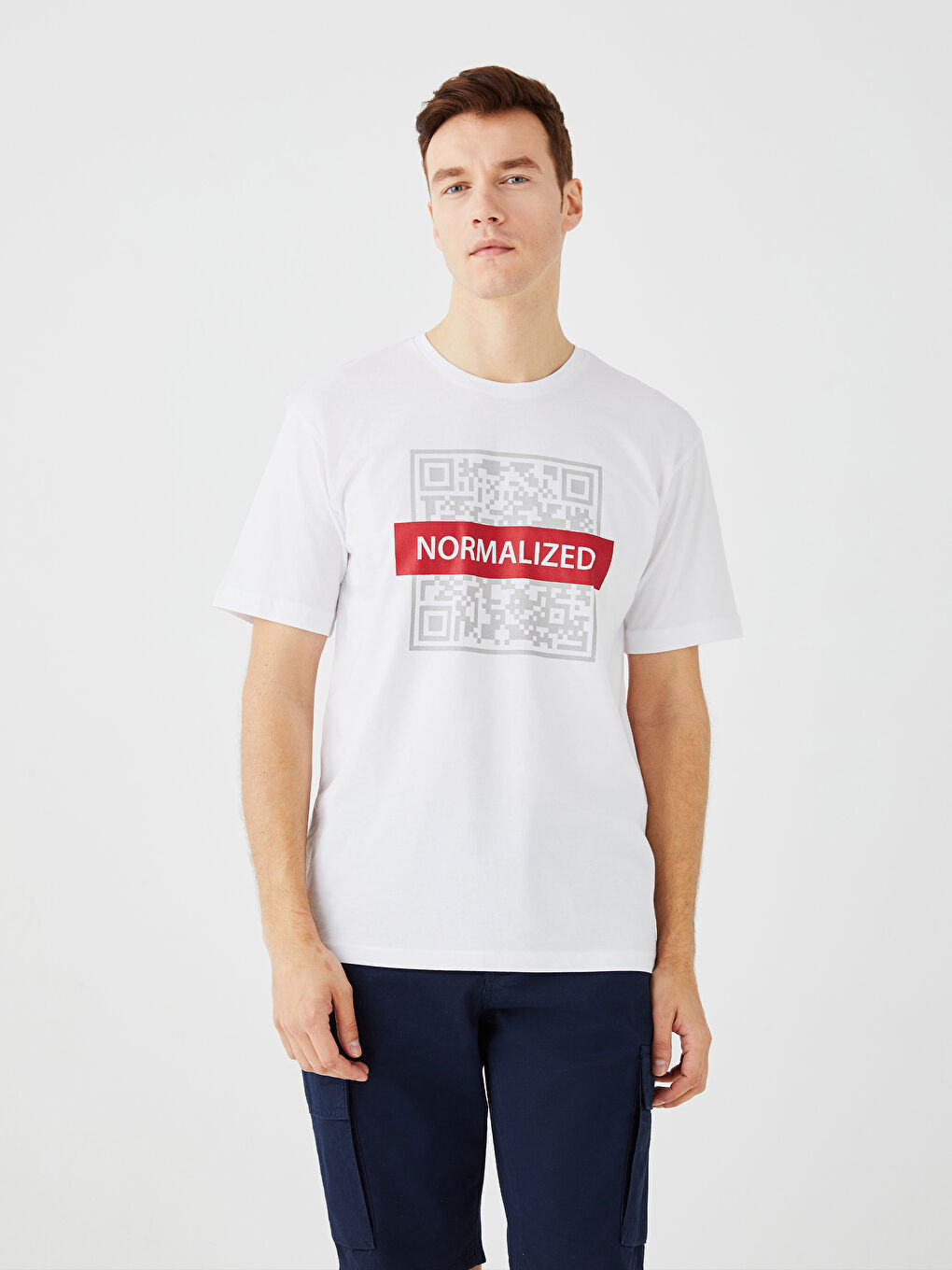 Beyaz Bisiklet Yaka Kısa Kollu Baskılı Penye Erkek Tişört-1