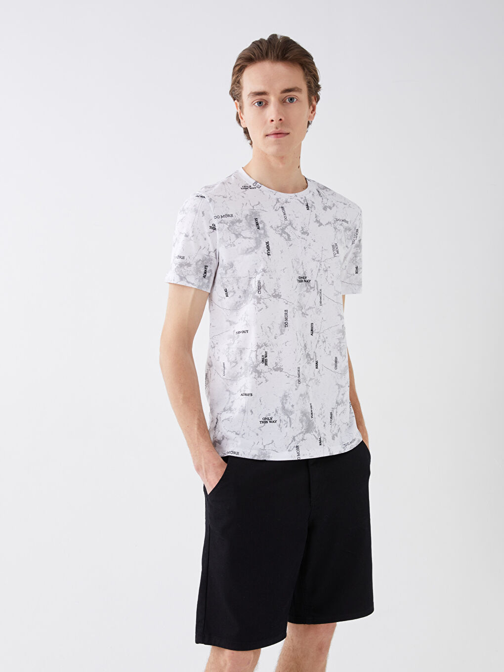 Beyaz Bisiklet Yaka Kısa Kollu Desenli Penye Erkek Tişört