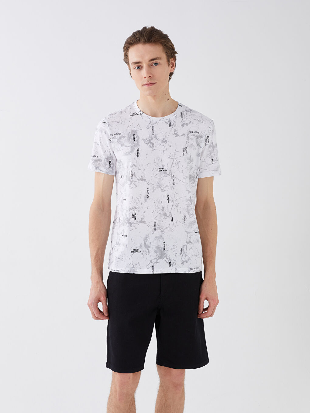 Beyaz Bisiklet Yaka Kısa Kollu Desenli Penye Erkek Tişört-1