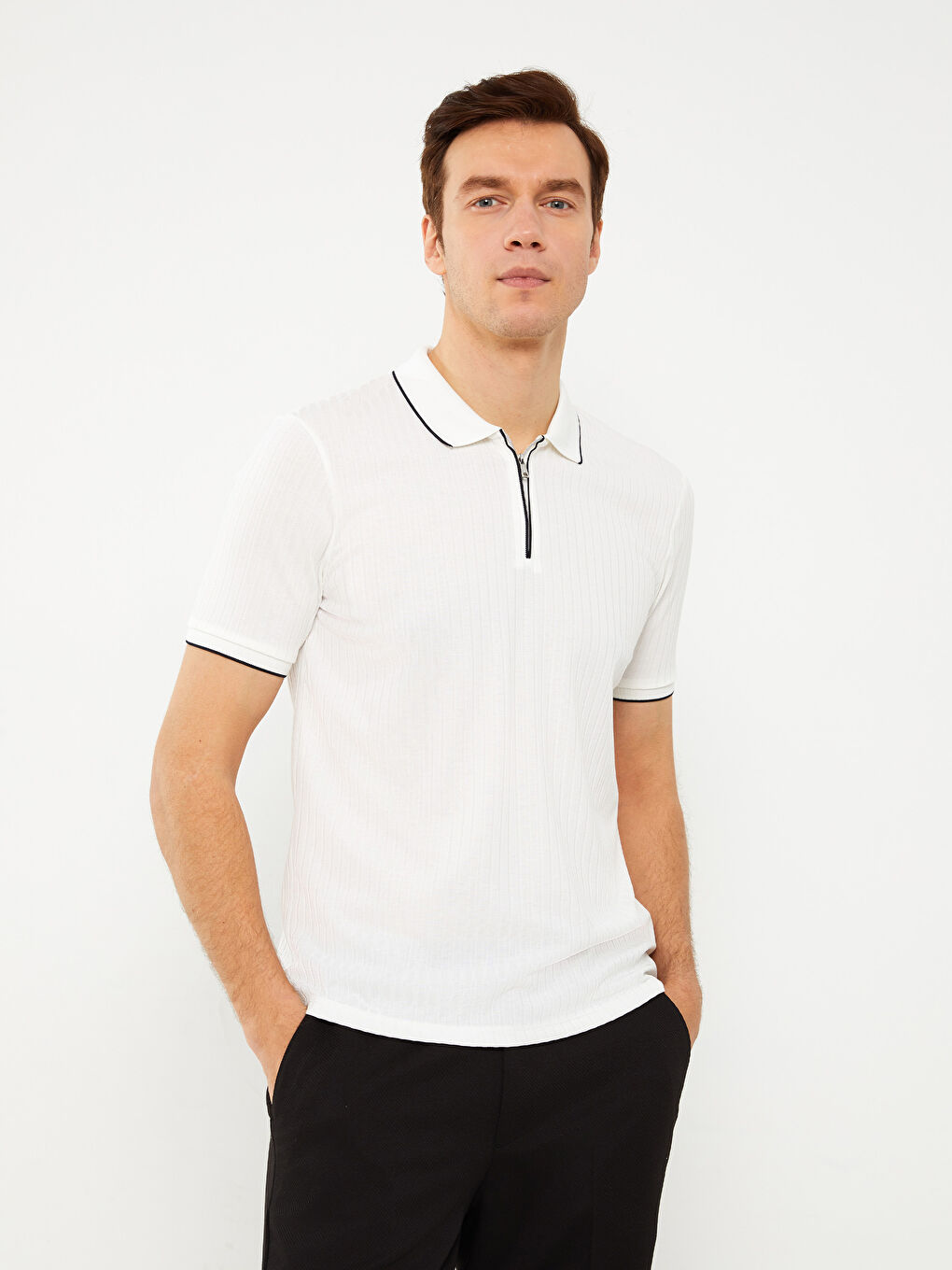 Beyaz Polo Yaka Kısa Kollu Erkek Tişört-1