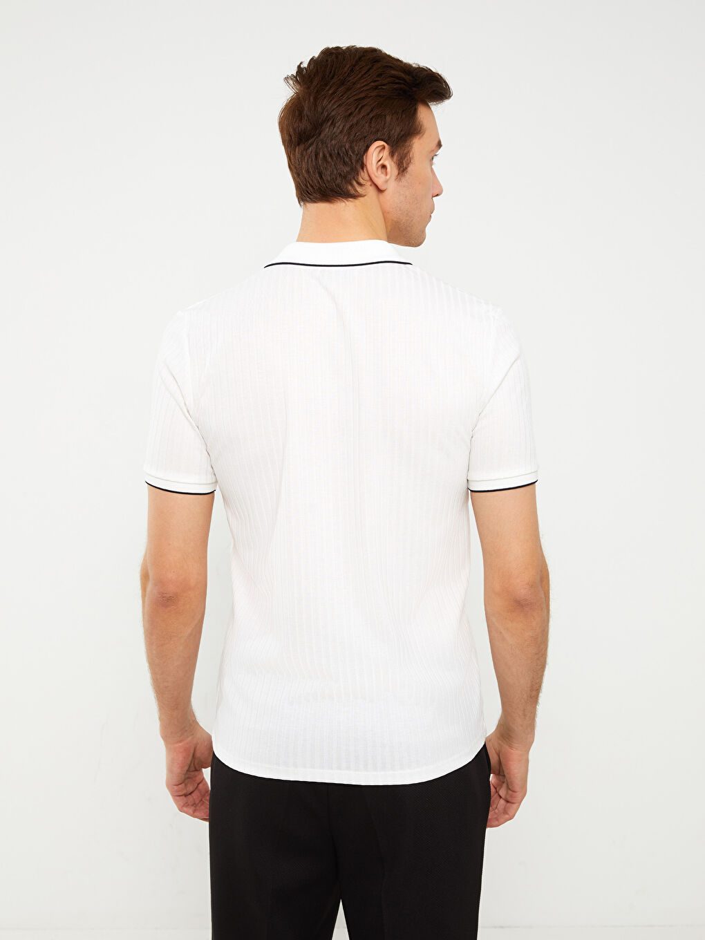 Beyaz Polo Yaka Kısa Kollu Erkek Tişört-4