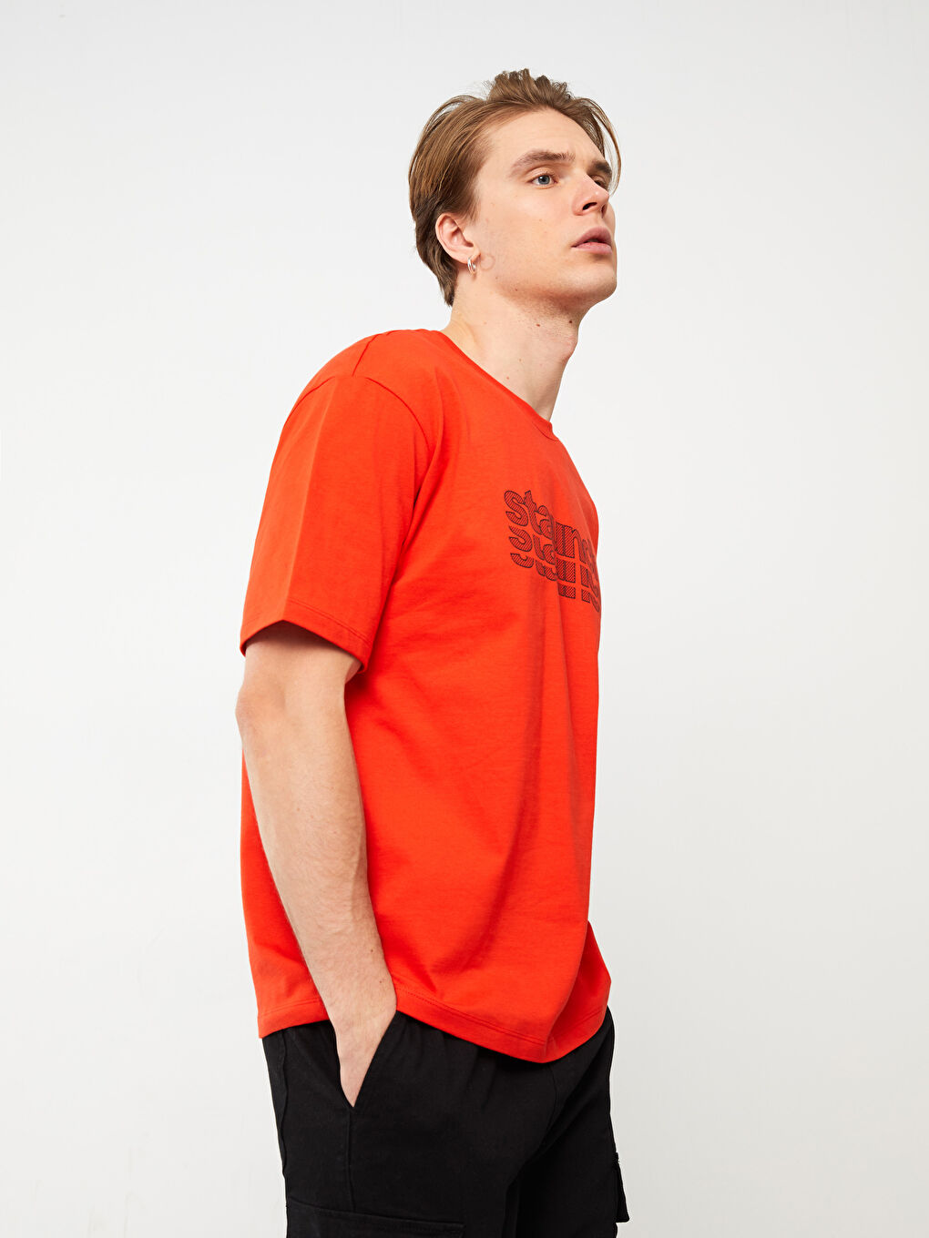 تيشيرت رجالي ياقة دائرية كم قصير مطبوع قطن ممشط