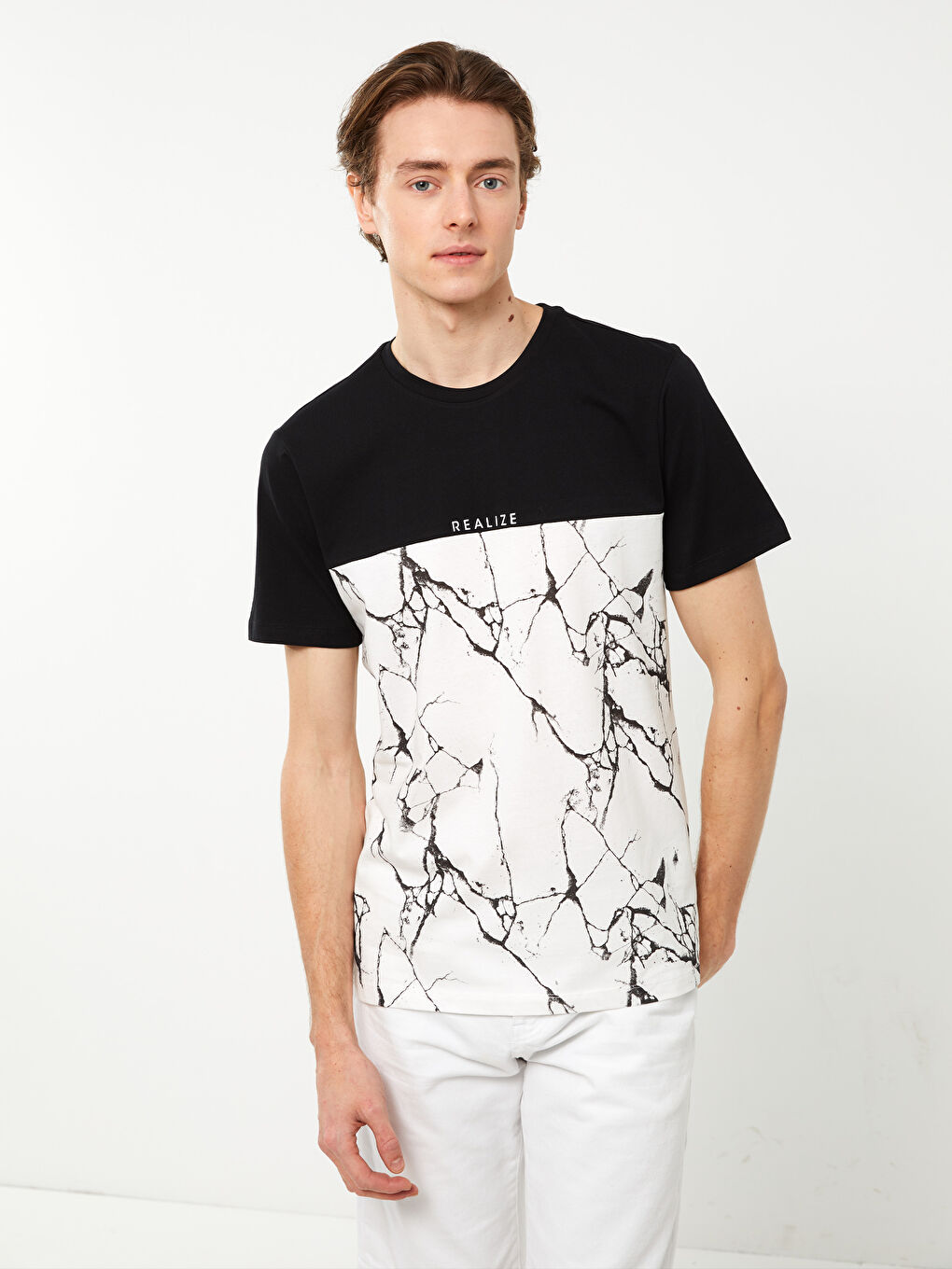 Siyah Bisiklet Yaka Kısa Kollu Renk Bloklu Penye Erkek Tişört