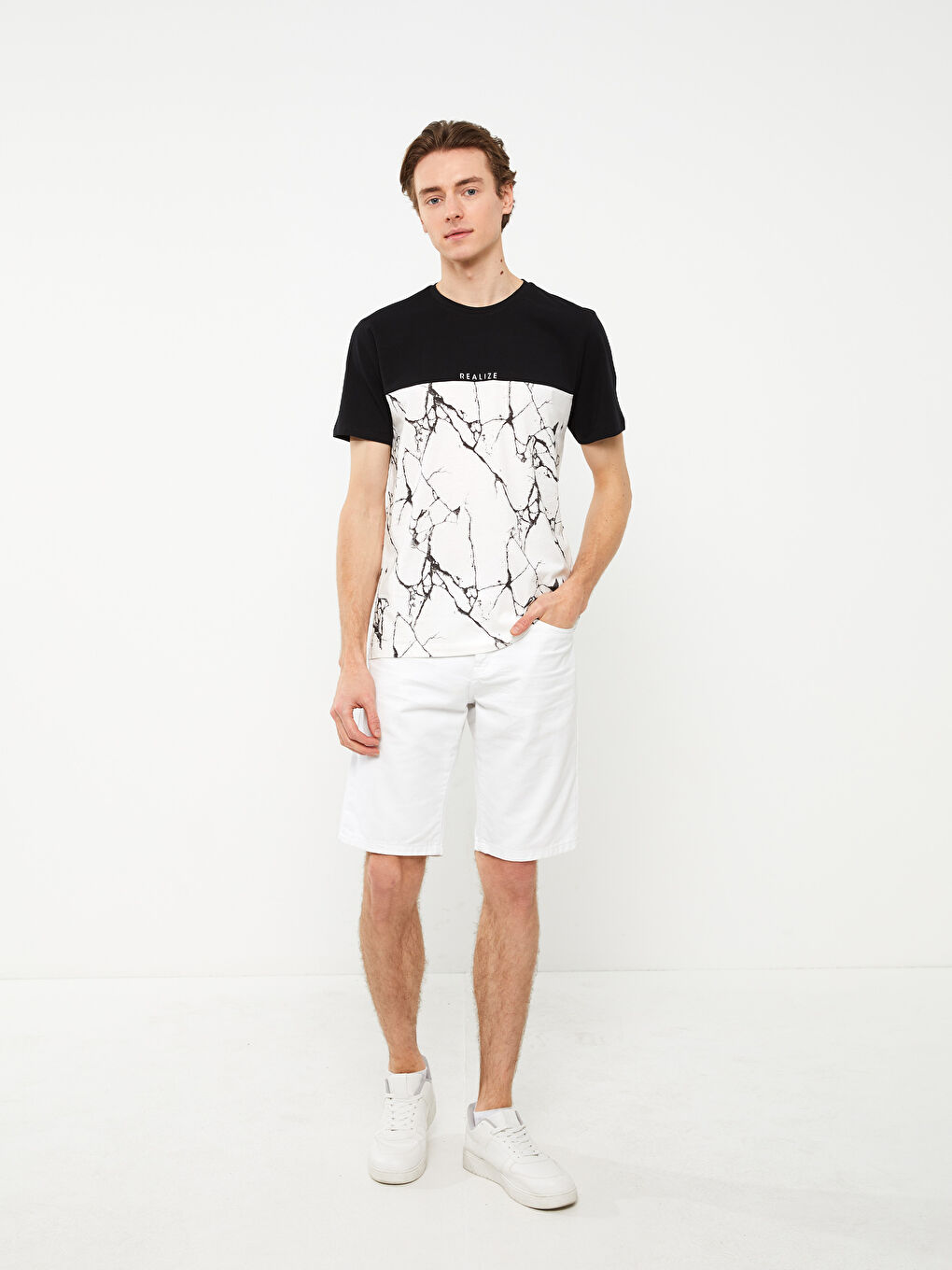 Siyah Bisiklet Yaka Kısa Kollu Renk Bloklu Penye Erkek Tişört-2