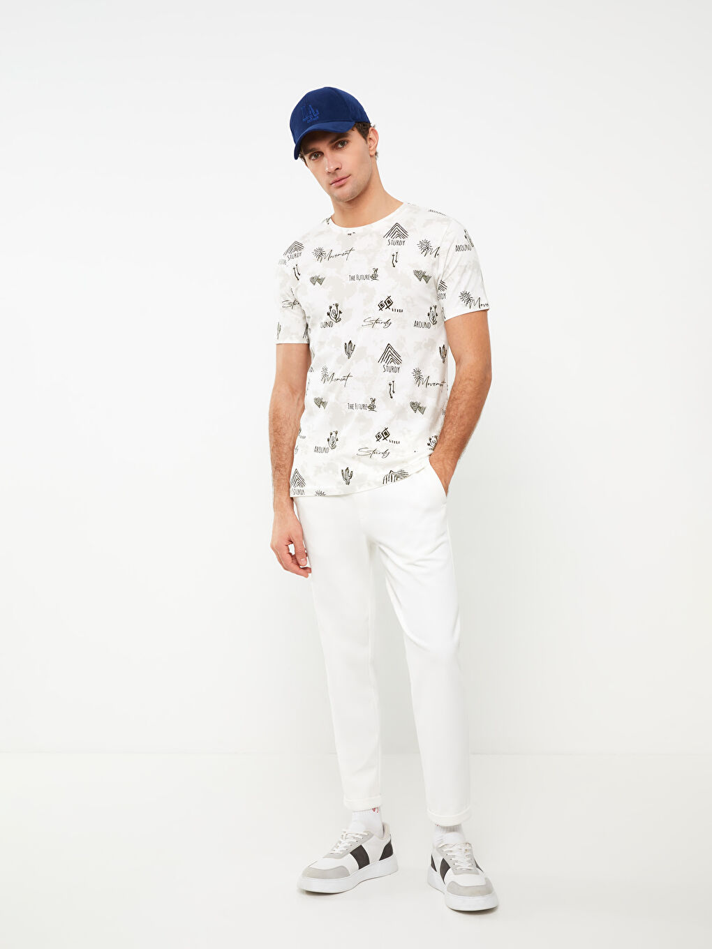 Ерлерге арналған трикотаж дөңгелек жағалы қысқа жең өрнекті футболка-1