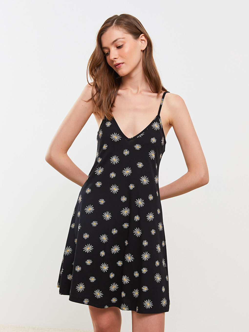 قميص نوم نساء قطن مزهر بحمالات و عنق V-1