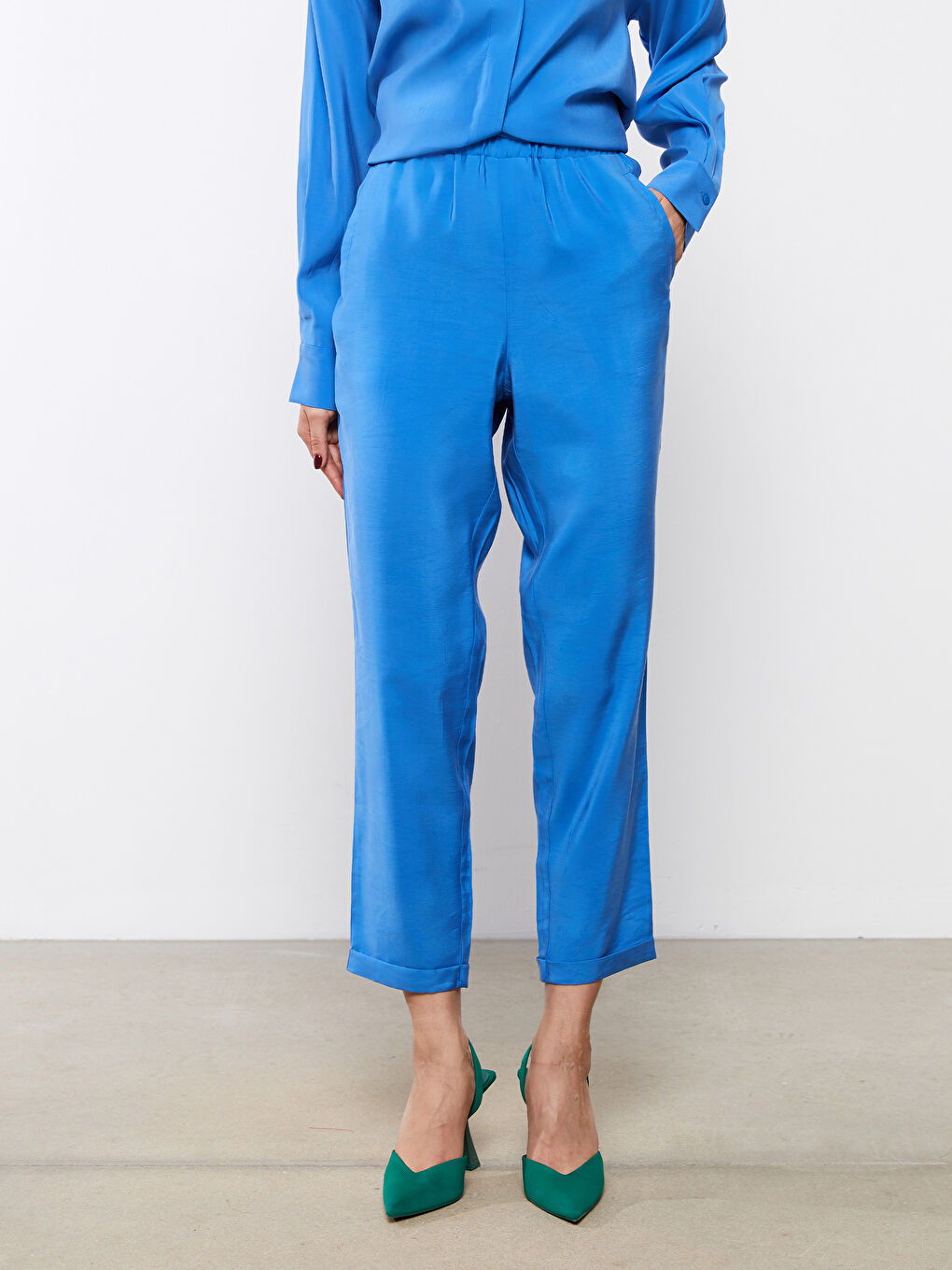 LCWAIKIKI Classic Women's Carrot Fit Plain Trousers -S39798Z8-S65