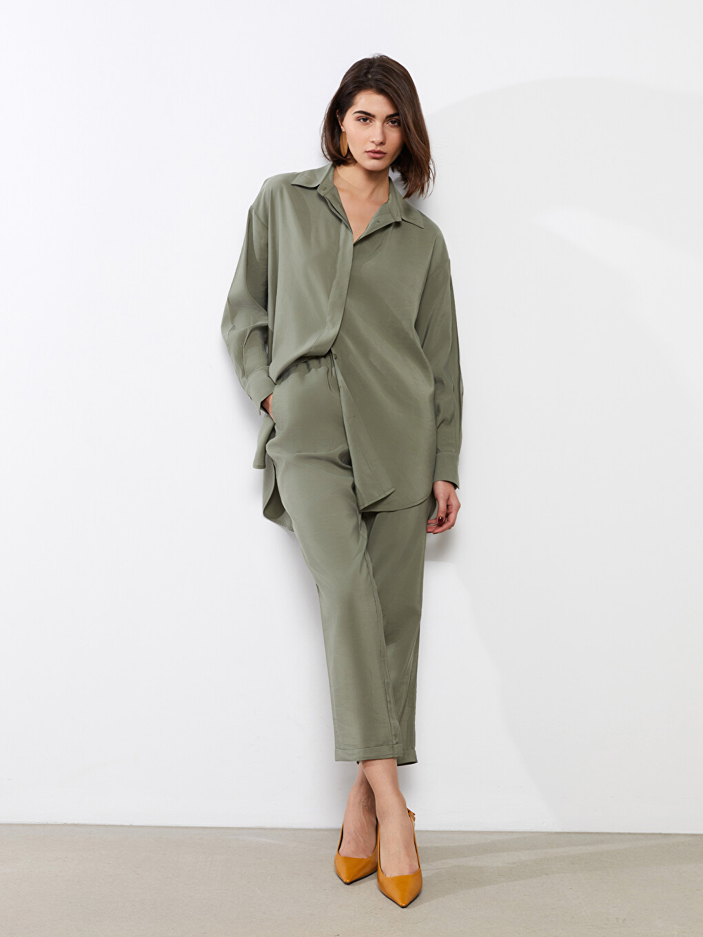 Women's Carrot Fit Plain Trousers