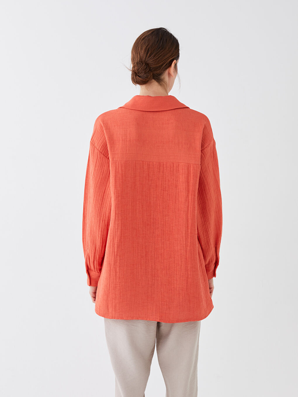 LCWAIKIKI Classic Düz Uzun Kollu Oversize Müslin Kadın Gömlek Tunik -S39835Z8-HC7