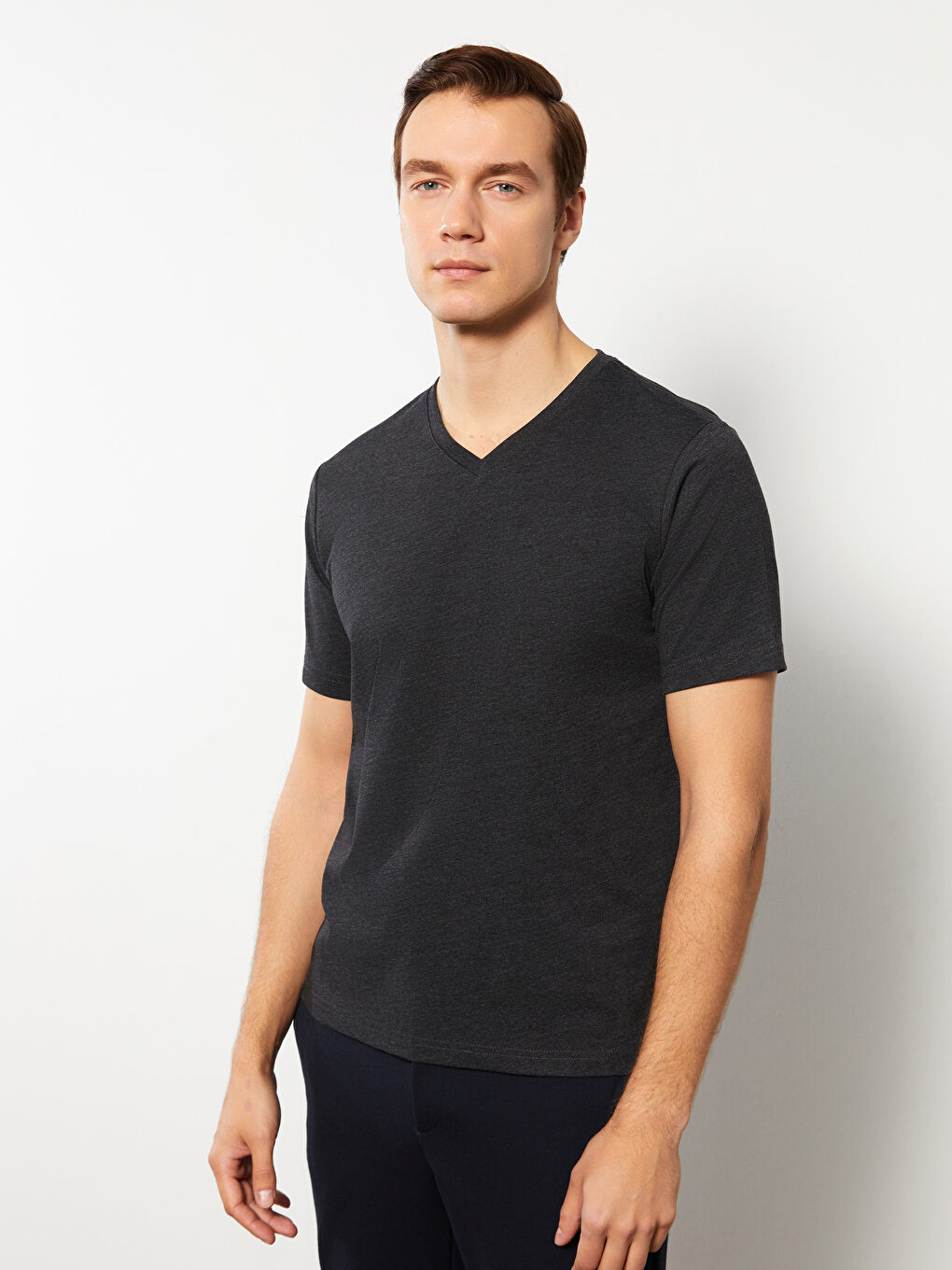 Antrasit V Yaka Kısa Kollu Penye Erkek Tişört