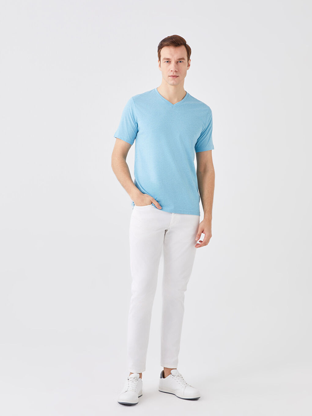 LCWAIKIKI Basic T-shirt pour Hommes en Jersey à Manches Courtes avec Encolure en V -S39846Z8-LDB