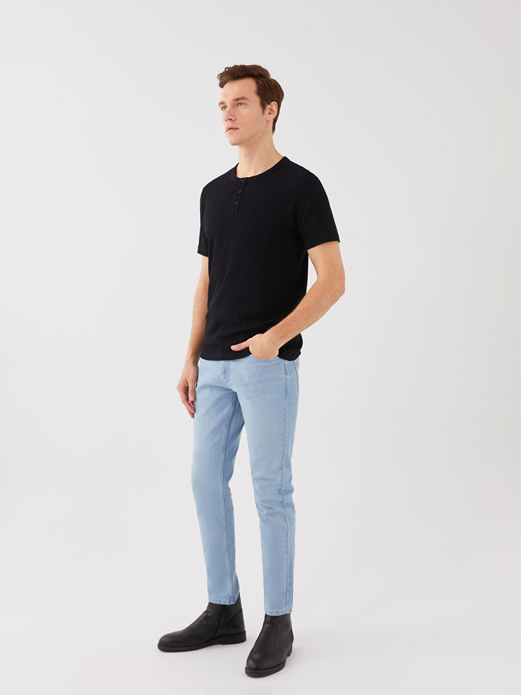 Siyah Bisiklet Yaka Kısa Kollu Erkek Tişört-2