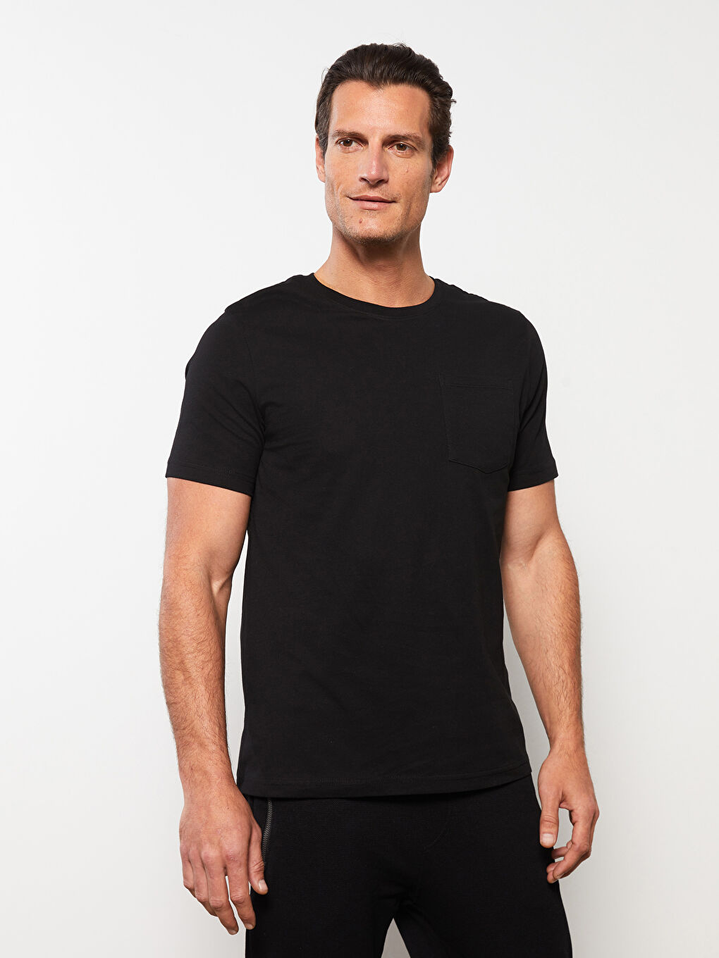 LCWAIKIKI Basic T-shirt à Manches Courtes pour Hommes avec Col Rond -S39851Z8-CVL