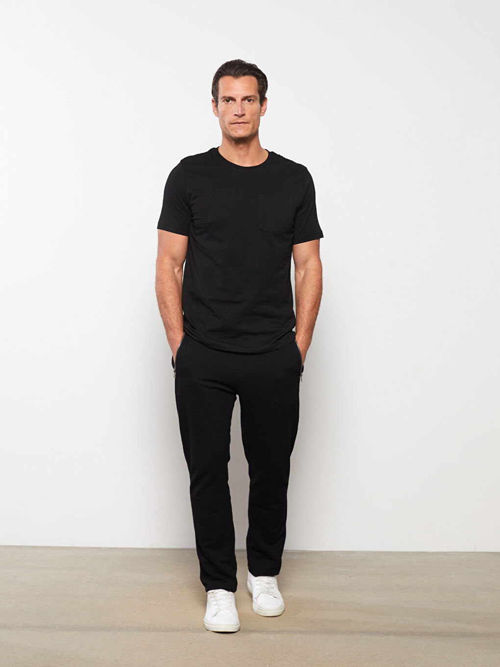LCWAIKIKI Basic T-shirt à Manches Courtes pour Hommes avec Col Rond -S39851Z8-CVL