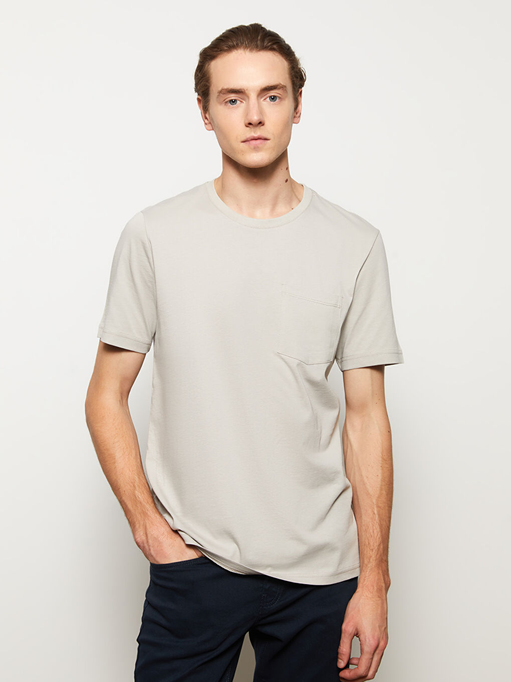 تيشيرت رجالي بياقة دائرية وكم قصير